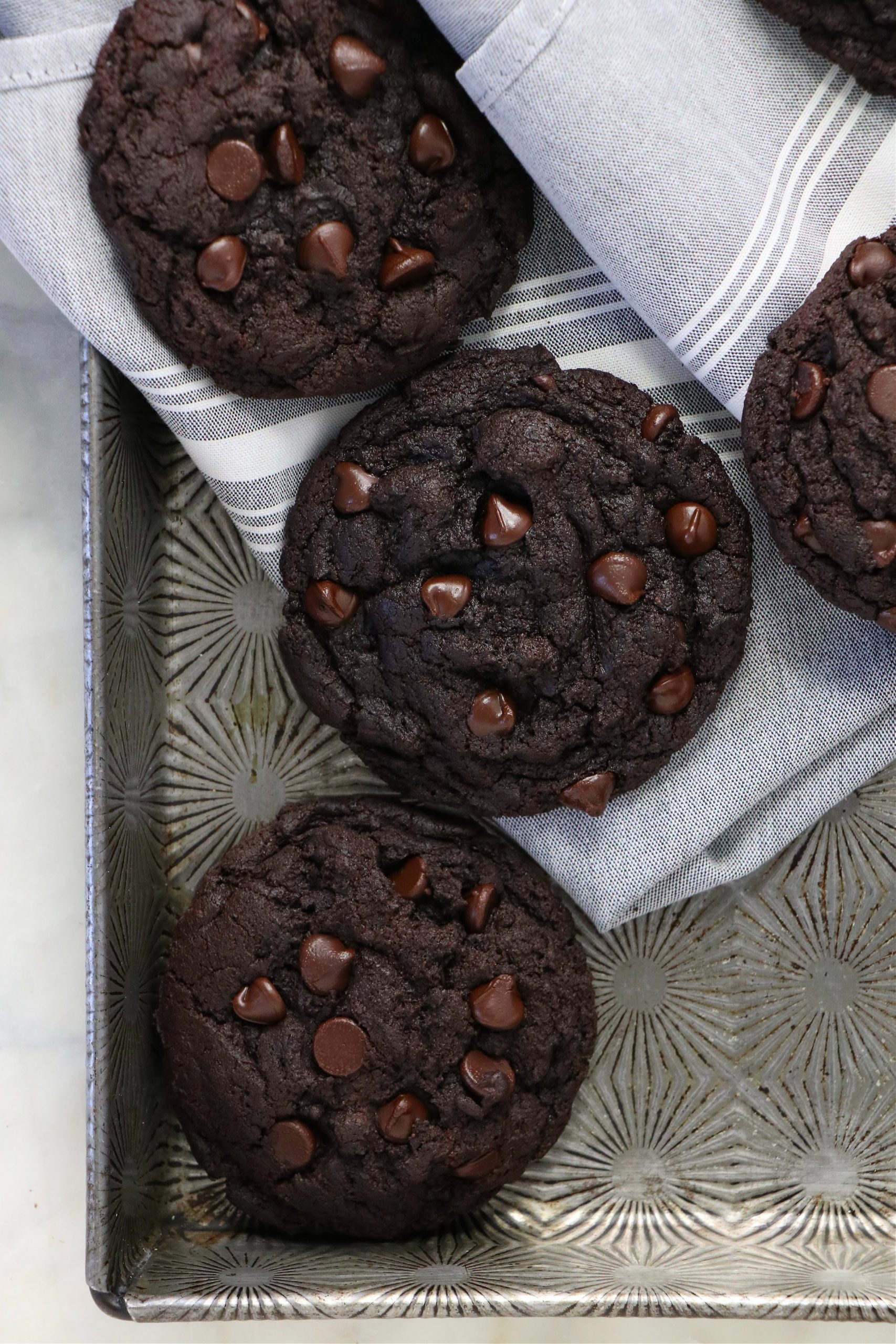 1 Bowl Vegan Triple Chocolate Chip Cookies