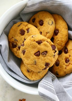 Vegan Soft Baked Pumpkin Chocolate Chip Cookies